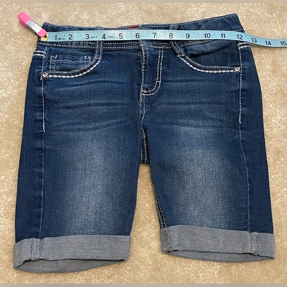 Arizona Jean Co. - Bermuda Blue Jean Short w/ Cute Pockets and Adjustable Waist - Picture 5 of 6